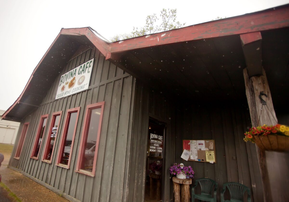 The Bovina Caf&eacute;