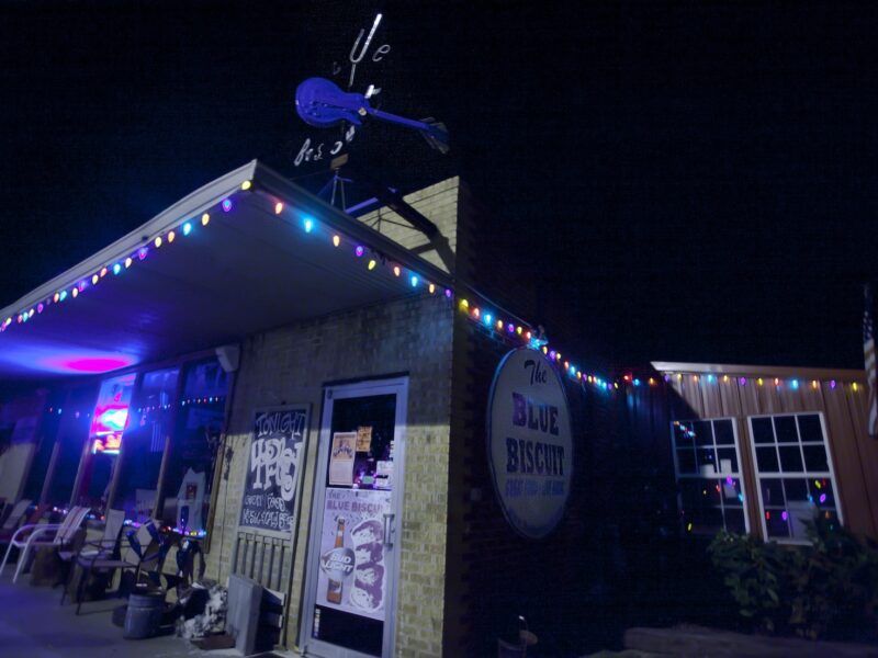 Blues and biscuits in B.B. King’s backyard